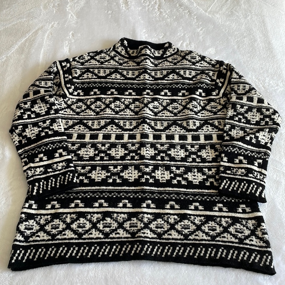 J.Jill black & white pattern sweater. Size L